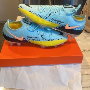 *NEW* NEVER WORN Nike Phantom GT2 Elite FG